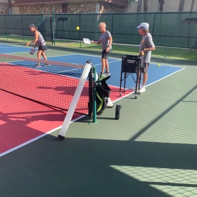 Bob-teaching-an-advanced-beginners-pickleball-clinic